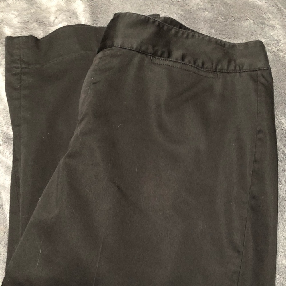 Woman’s curvey dockers ❤️3/$12 sale❤️